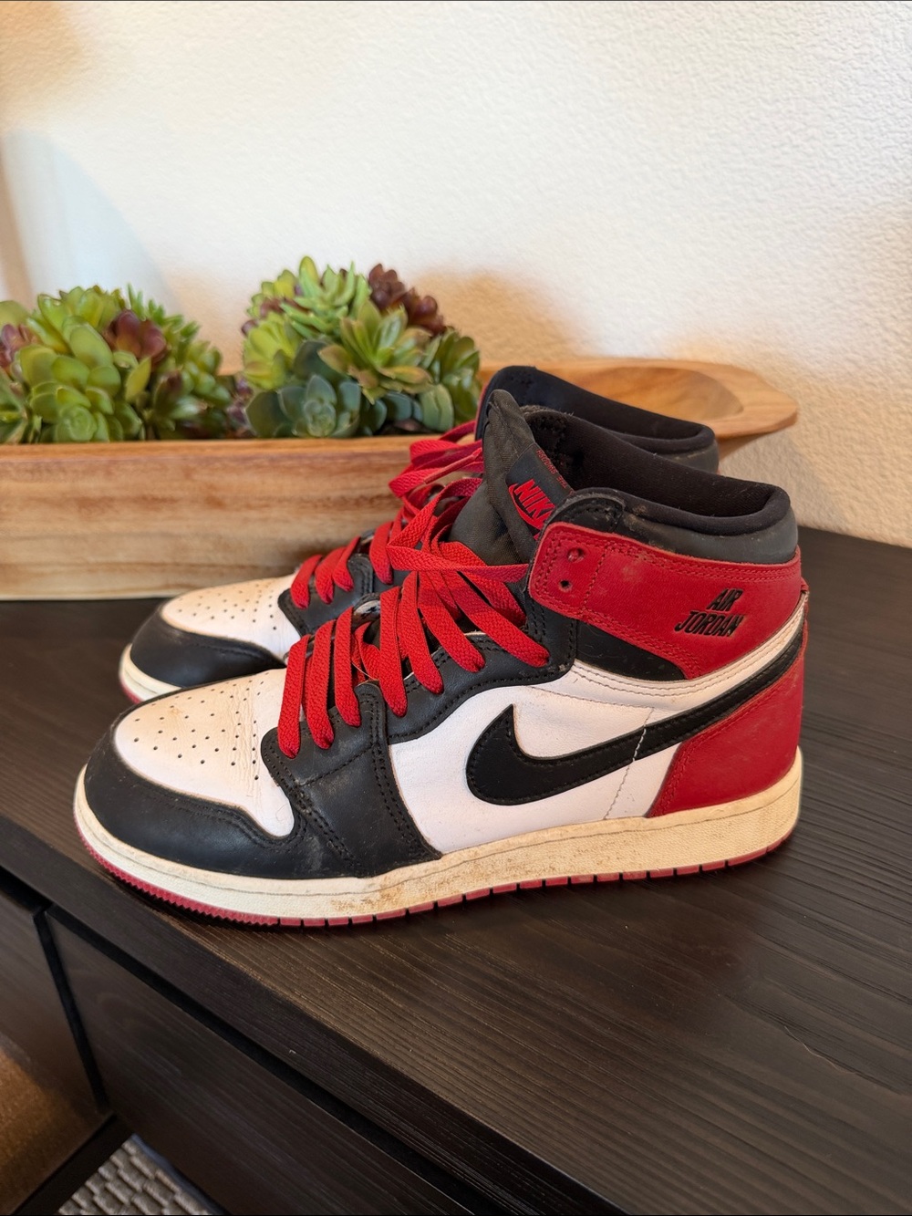 Jordan 1 Retro High OG  Black Toe Reimagined kids boys size 7y 7 EUC